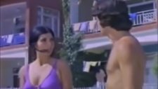Kocasını Kitaplarından Kıskanan Kadın