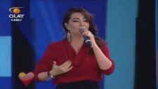 Ebru Yaşar - Kınıfır Bedrenk Olur (Canlı Performans)