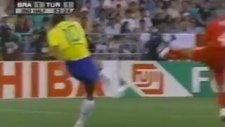 Türkiye 1 - 2 Brezilya (2002 Dünya Kupası)
