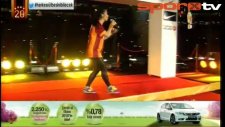 İrem Derici'den Galatasaray taraftarına üçlü!