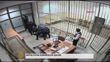 Antalya'da Karakolda Şiddet