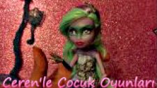 Monster High Twyla Bebeği