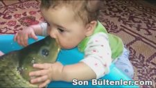 Sazan balığının çocukla aşkı!
