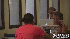 Kütüphanede Porno Şakası
