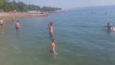 Hayvan Gibi Frizbi Oynuyorsunuz