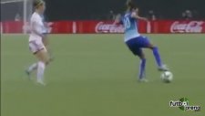 Kadın futbolcudan müthiş çalım