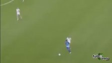 Kadın futbolcudan müthiş çalım