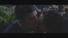 Tourist - Holding On ft. Josef Salvat, Niia