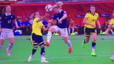 Kadınlar futbol maçında skandal!