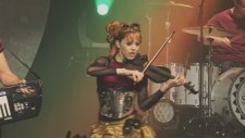 Lindsey Stirling - Roundtable Rival (Canlı Performans)