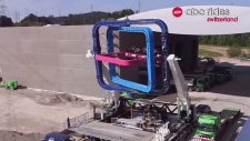 Lunaparkların Yeni Oyuncağı Görenleri Korkuttu
