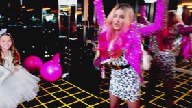 Madonna - Bitch I'm Ft. Nicki Minaj Madonna - Bitch I'm Ft. Nicki Minaj