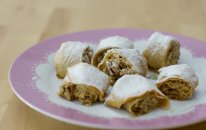 Tahinli Cevizli Börek Tarifi