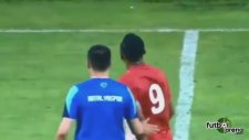 Samuel Eto'o Üçlü Çektirmeyi Öğreniyor