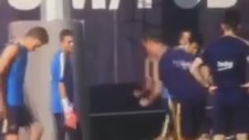 Arda Turan'dan Suarez'e Tekme