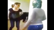 Kadınlar Tuvaletinde Çılgın Atan Türbanlı Bacılar