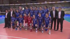 Rémi Gaillard Şampiyon Voleybol Takımının Seremonisini Trolllerse