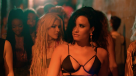 Demi Lovato - Cool For The Summer Demi Lovato - Cool For The Summer