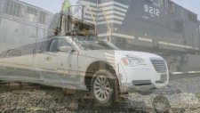 Chrysler 300 Limuzin vs Lokomotif