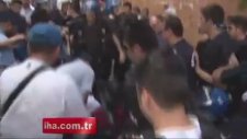 1 Kişiye 20 Kişi Saldıran Polis - Ankara