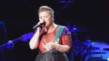 Blank Space Şarkısını Cover'layan Hayranından Müthiş Performans