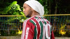 Ronaldinho frikik çalışıyor