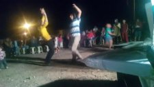 Çılgın Köylülerin Yöresel Dansı