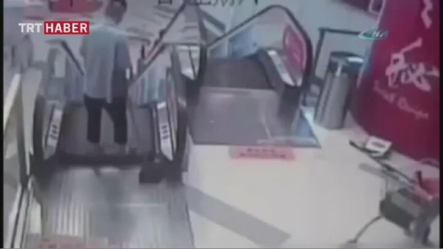 Çinde yine yürüyen merdiven kazası