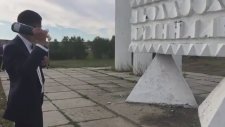 Şampanya Yerine Testislerini Patlatan Adam