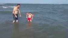 Köksal Baba Tatilde Deniz Keyfi Büyüksün Baba..