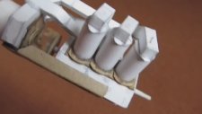Kağıttan V6 Motor Yapan İşsiz Adam
