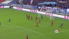 Demba Ba'nın Takım Arkadaşının Golüne Çizgide Tepkisi