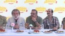 Düğün Dernek 2: Sünnet Basın Toplantısı