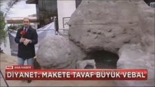 Kabe Maketi Etrafında Tavaf Eden Üsküdar Halkı