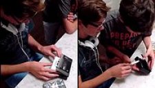 Hayatlarında İlk Kez Walkman Gören Masum Ergenler