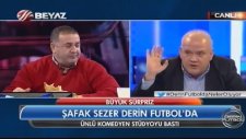 Şafak Sezer'in Canlı Yayında Tost Götürmesi - Derin Futbol