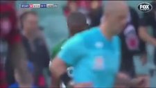 Ofsayt Kuralını Bilmeyen Kadın Yan Hakem