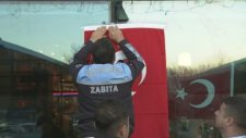 Starbucks'a Türk Bayrağı Asılması (Adana)