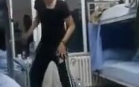 Asker Şakası - Baskın Var
