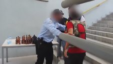 Bir Kasa Bira İle Stada Girmeye Çalışmak (Türkiye )