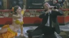 Düttürü Dünya Dansöz Sahnesi