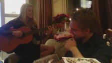 Norveçli Elf Emilie Nereng'le Şarkı Söylemek