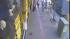 Sokak Ortasında 3 Vs 1 Kavga Etmek
