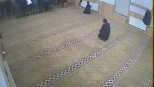 Namaz Kılan Dedenin Taburesini Yürütmek