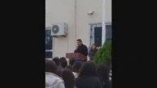 Öğretmenler Günü Konuşmasında Stand Up Yapan Öğretmen