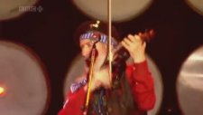 Madonna & Gogol Bordello - La Isla Bonita/Pala Tute
