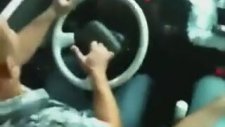 Otobüs Şöförlerinin Kornalı Atışması