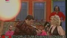 Pınar Altınok - Gaza Gelip Kemancısını Döven Şarkıcı