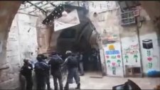Çatışmanın Orta Yerinde Namaza Durmak (Mescid-i Aksa)