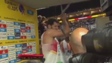 Mirotic'in Sırbıstan Bayrağını Yırtması